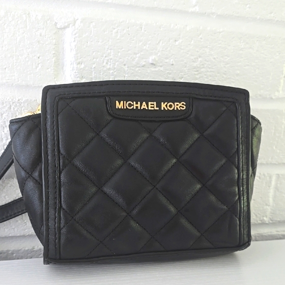 Michael Kors Selma Quilted Crossbody Small Bag - Picture 1 of 9